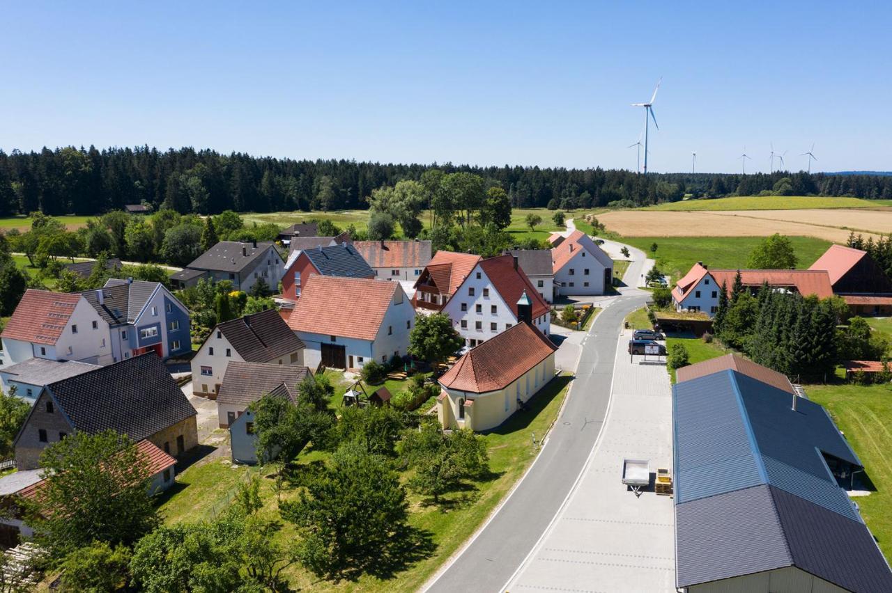 Gasthof-pension Brauner Hirsch In Alfeld - Mittelfranken Pensión 3*