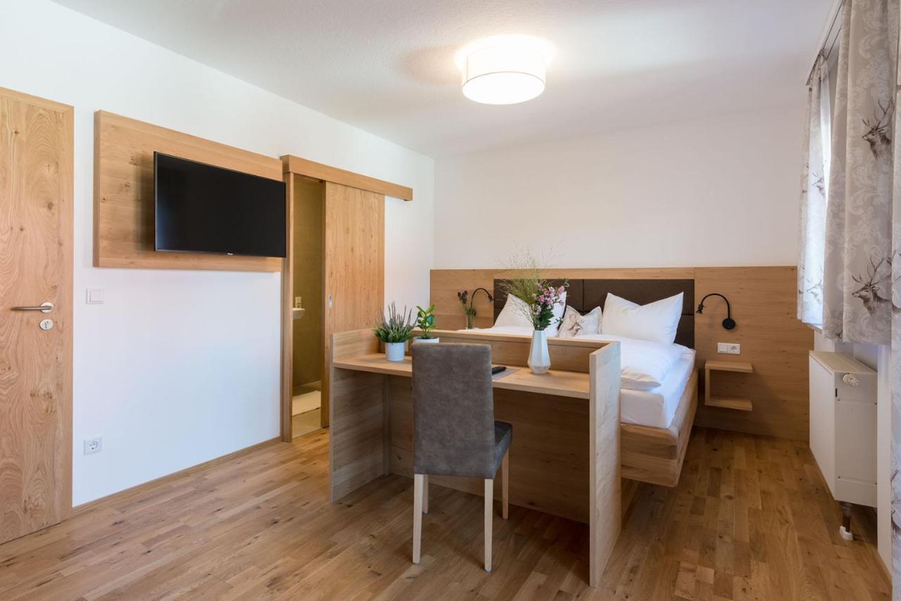 Pensión Gasthof-pension Brauner Hirsch In Alfeld - Mittelfranken 3*