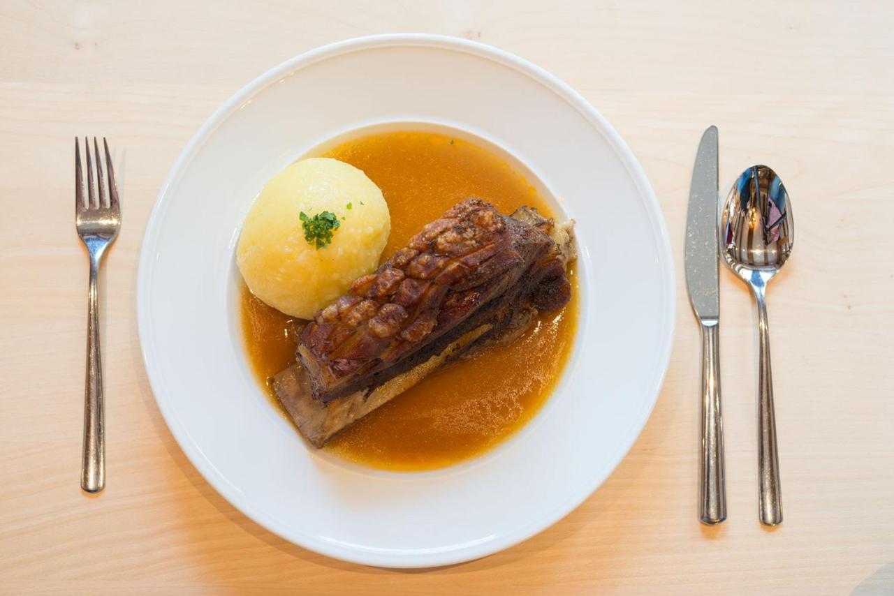 Gasthof-pension Brauner Hirsch In Alfeld - Mittelfranken Gasthof 3*